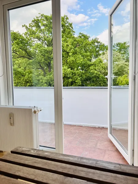 Helle 1,5-Zimmer-Wohnung mit Balkon — photo 1